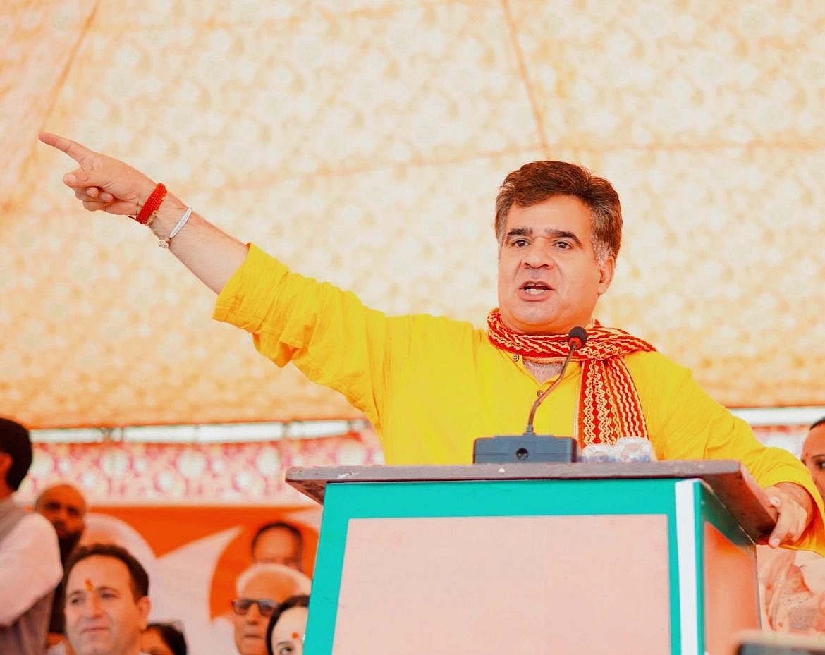 J&K BJP Chief Forced To Cut Short Speech Amid Protests Over Candidate Selection - X/Ravinder Raina